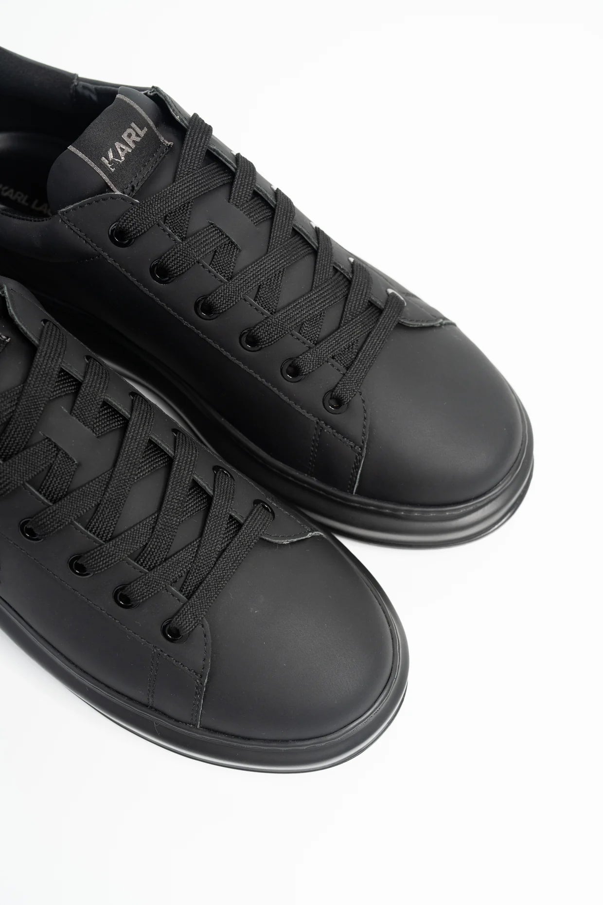 (Core) Karl Lagerfeld Men's Kapri NFT Relief Coated Lo Lace Black Lthr/Mono